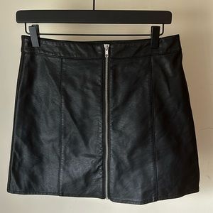 Black front zip leather skirt